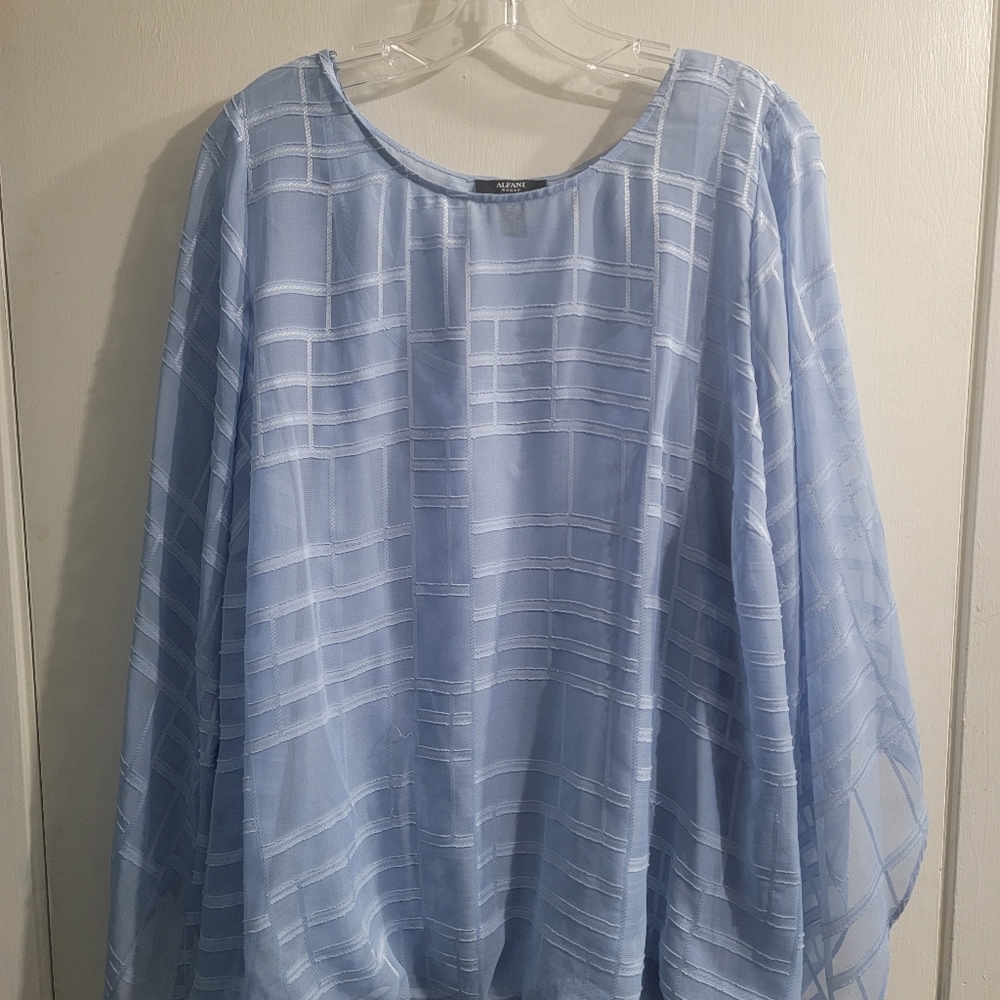 Alfani 2x sheer top with built in cami liner and bell sleeves